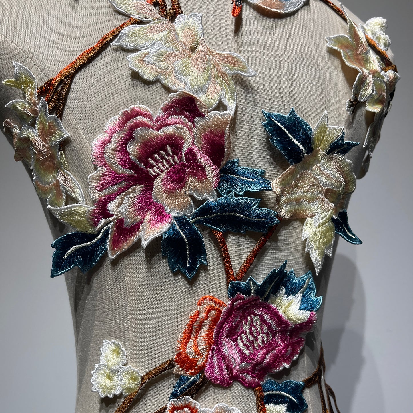 Large Embroidered Flower Patch with Lifelike Blue Bird - Enchanting Vintage Blooms
